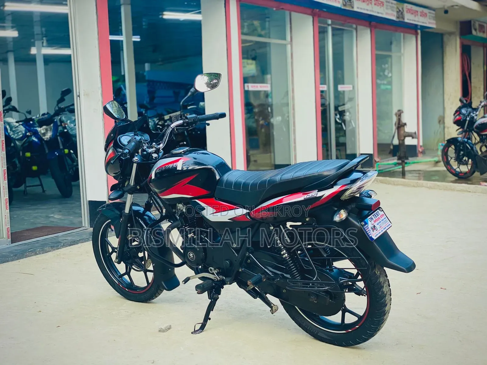 Bajaj Discover 125 2022 Black