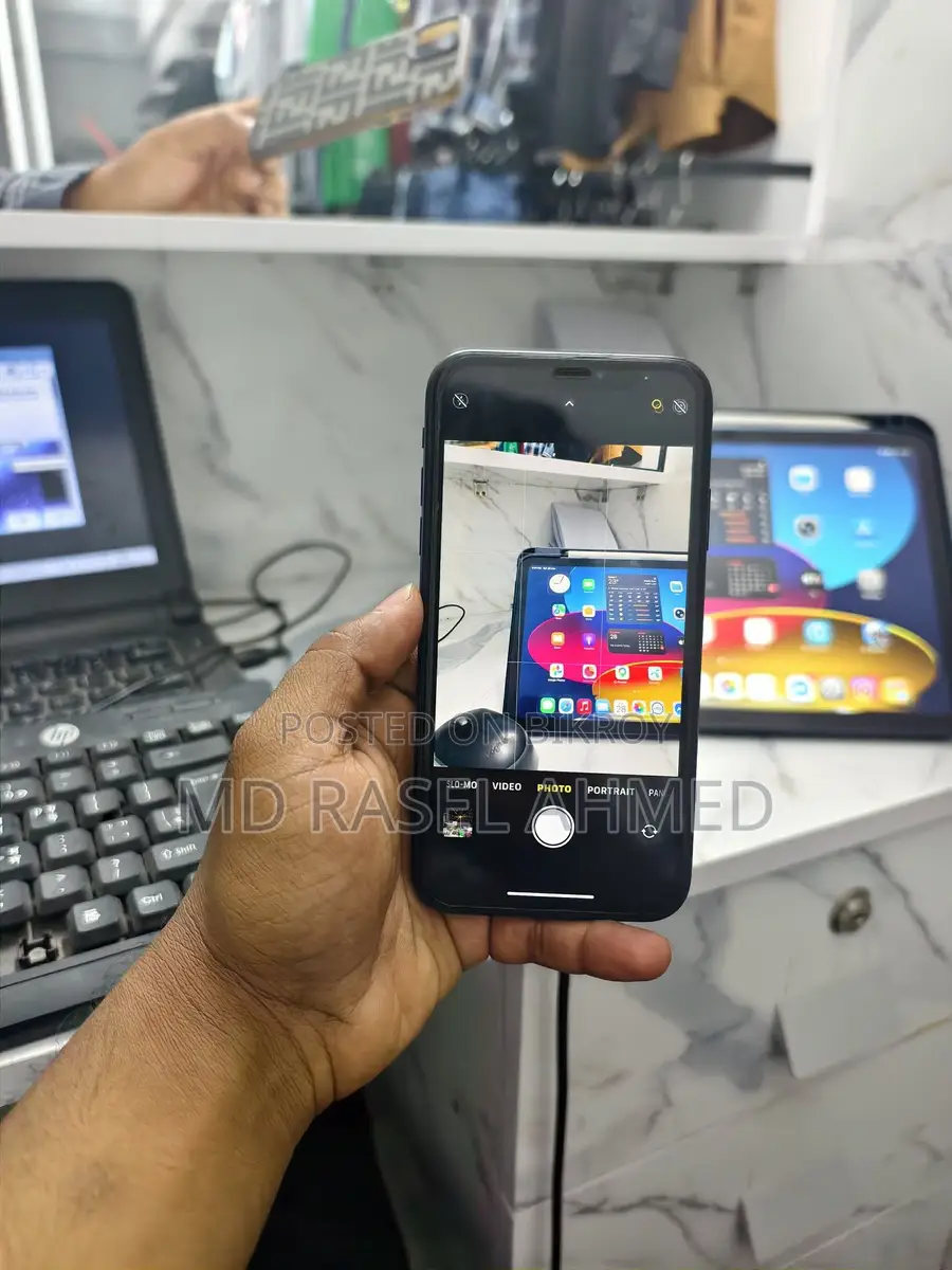 Apple iPhone XR (Used)