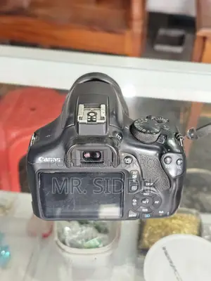 Canon 1300D