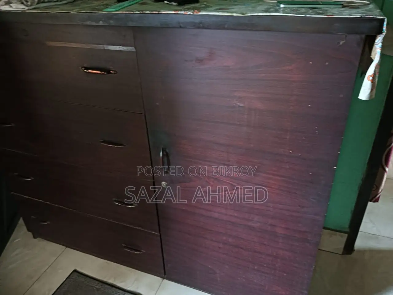 ওয়ারড্রব টি বিক্রয় করা হবে