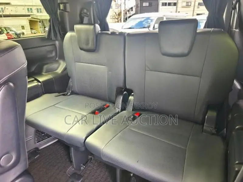 Toyota Esquire hybrid 2021