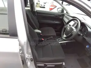 Toyota Fielder Hybrid EX 2020