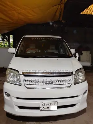Toyota Noah X OVER FRESH 2006