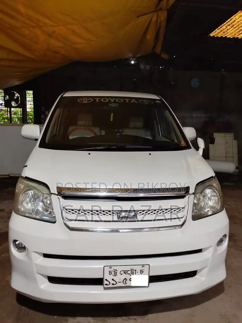 Toyota Noah X OVER FRESH 2006
