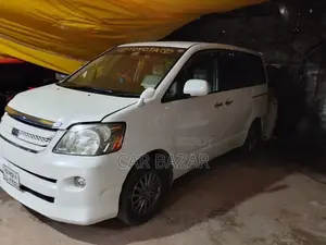 Toyota Noah X OVER FRESH 2006