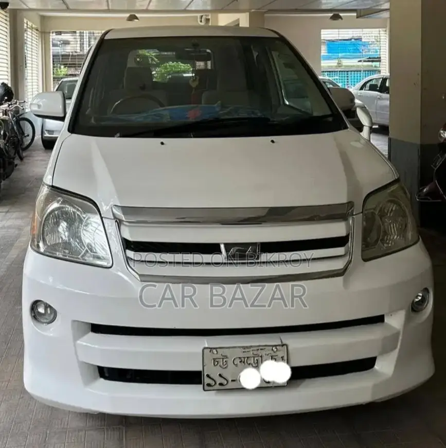 Toyota Noah X OVER FRESH 2006