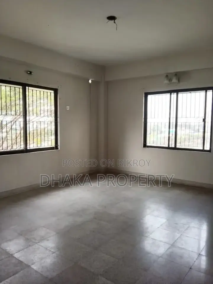 বনানীতে অফিস স্পেস ভাড়া (২৫০০-বর্গফুট)