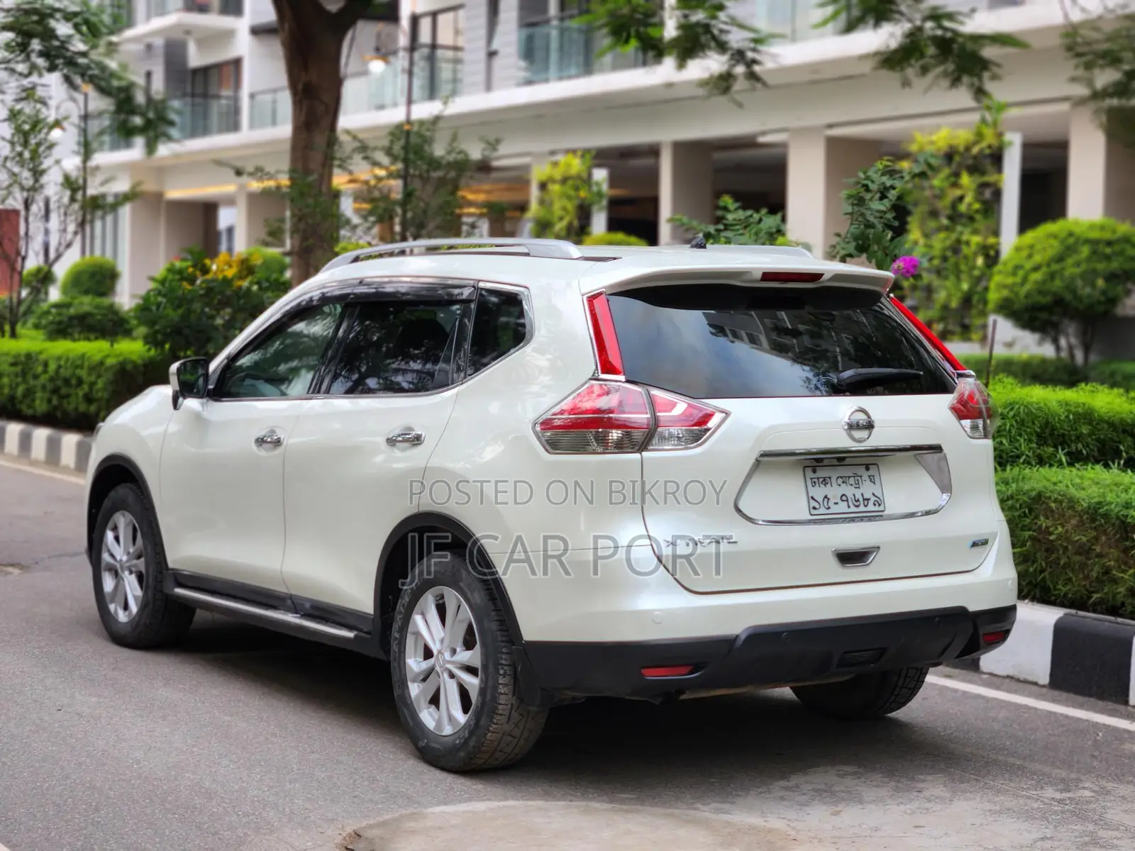 Nissan X-Trail 7 Seat Octane Drive 2014