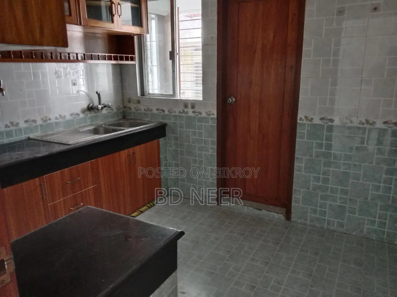 good looking 3 Bed room 2700 sft apt available in Gulshan 2