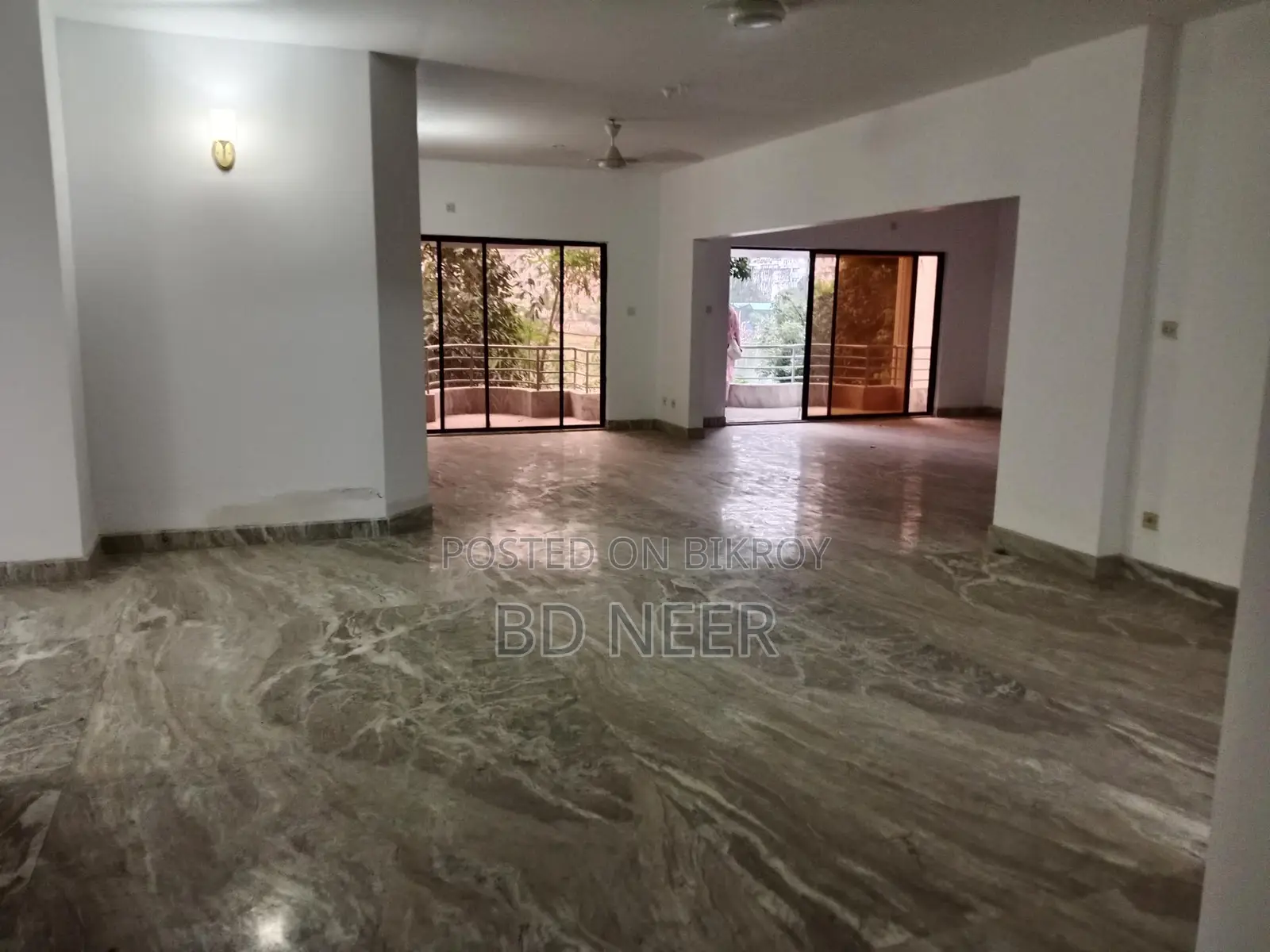 lake view 3800 sft 4 Bed room apt available in Gulshan
