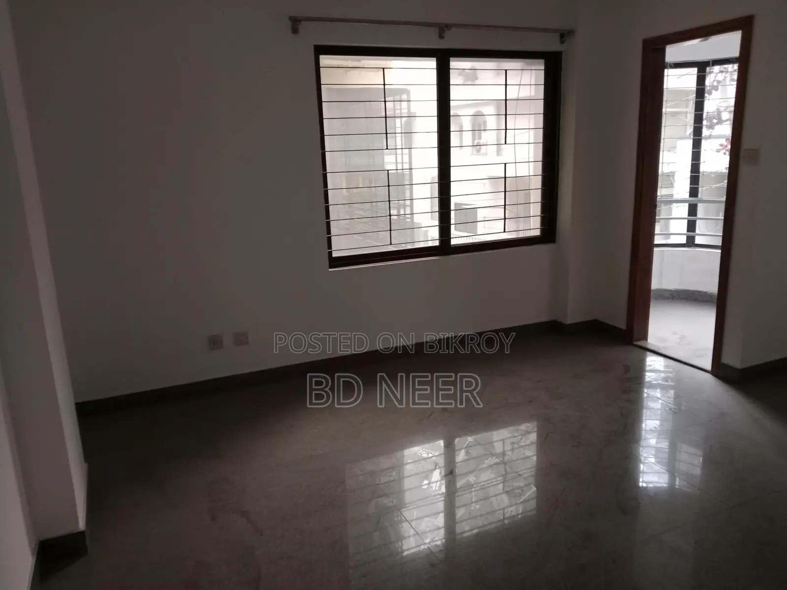 lake view 3800 sft 4 Bed room apt available in Gulshan