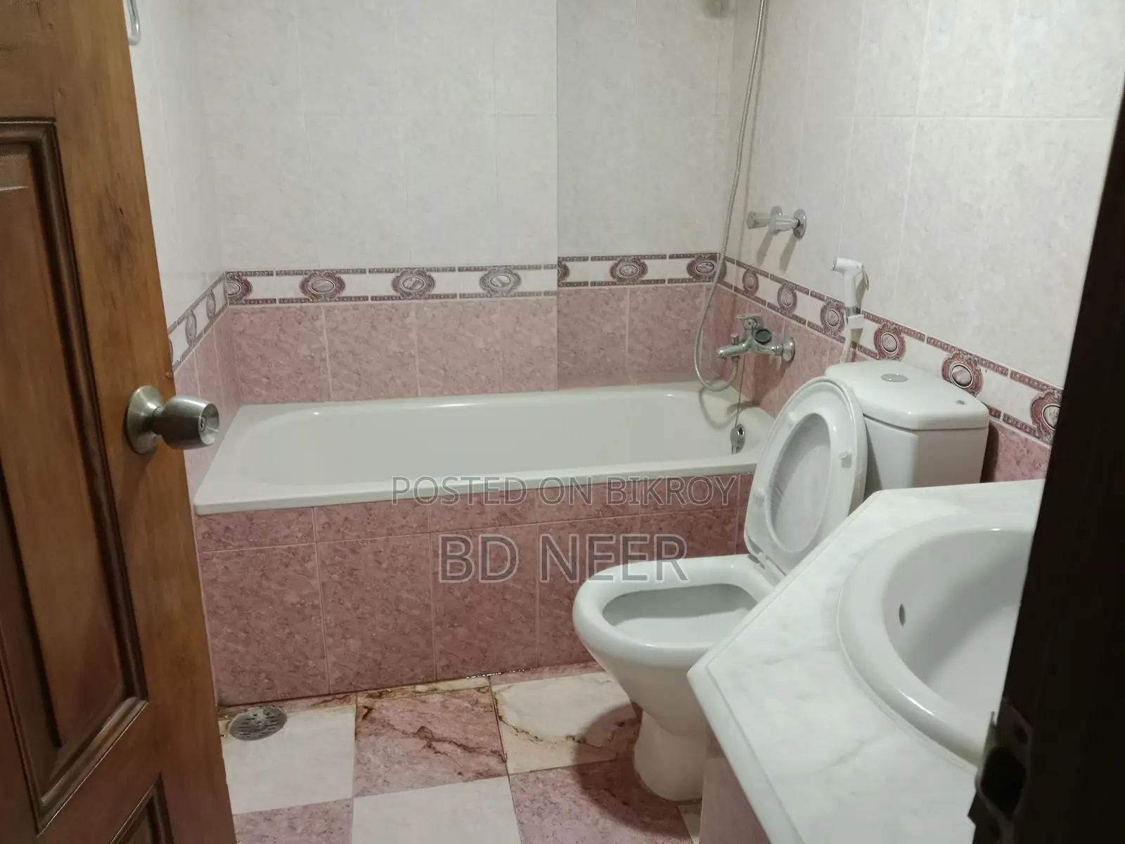 lake view 3800 sft 4 Bed room apt available in Gulshan