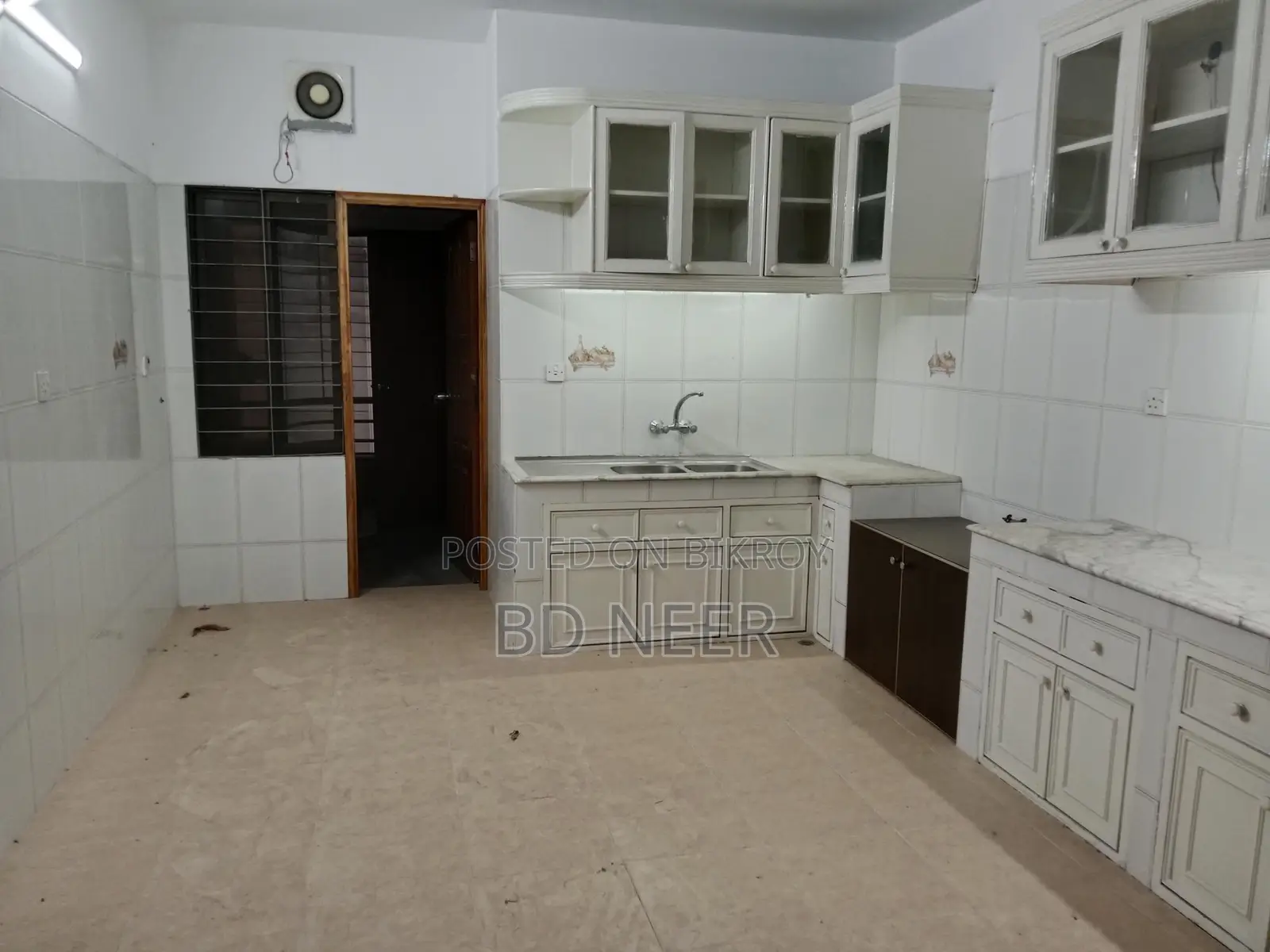 lake view 3800 sft 4 Bed room apt available in Gulshan