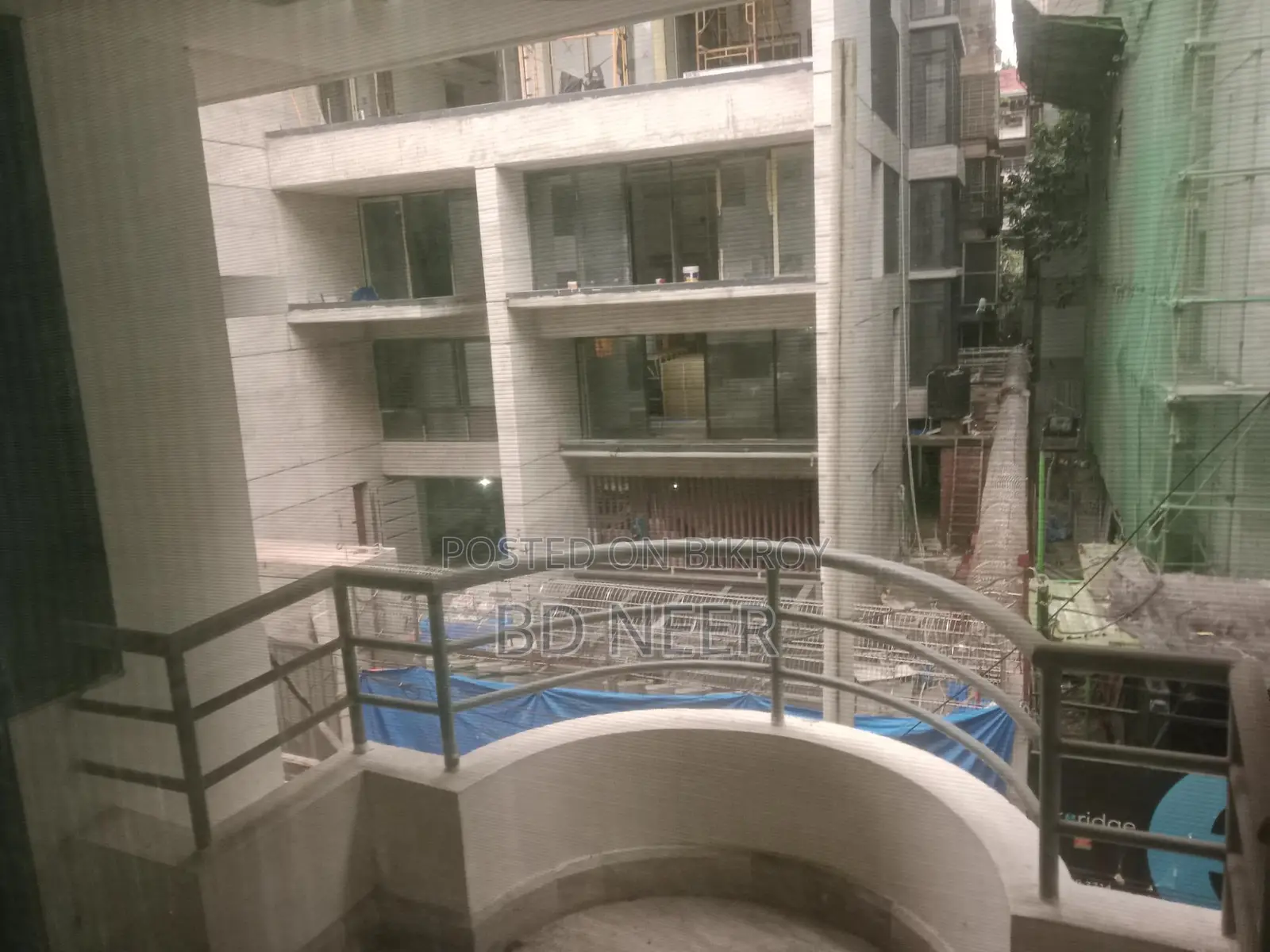 lake view 3800 sft 4 Bed room apt available in Gulshan
