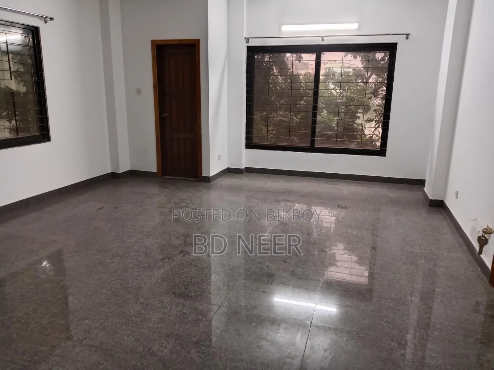 lake view 3800 sft 4 Bed room apt available in Gulshan