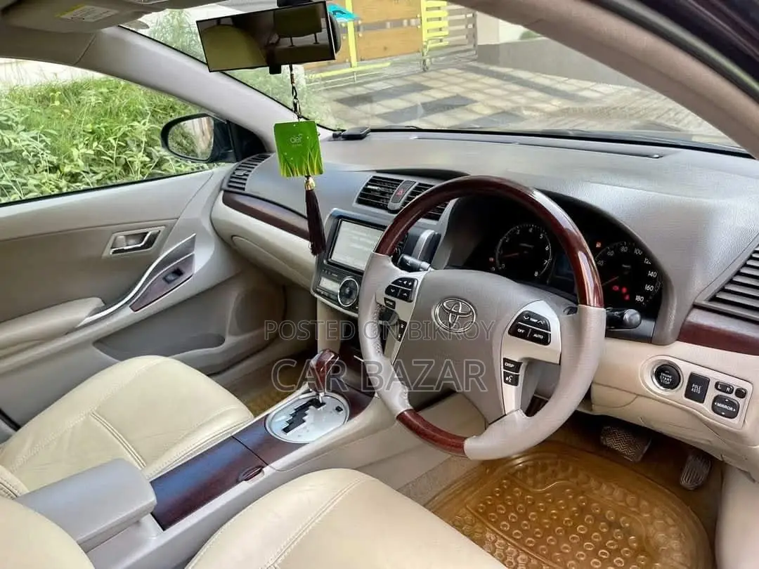 Toyota Premio G SUPERIOR PKG 2011