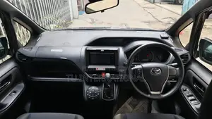 Toyota Noah X NON HYBRID KEY.. 2020