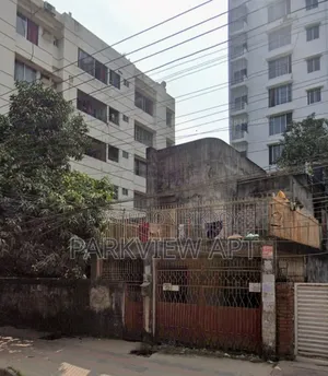 উত্তরায় ৬ বেডরুমের বাড়ি বিক্রয়ের জন্য