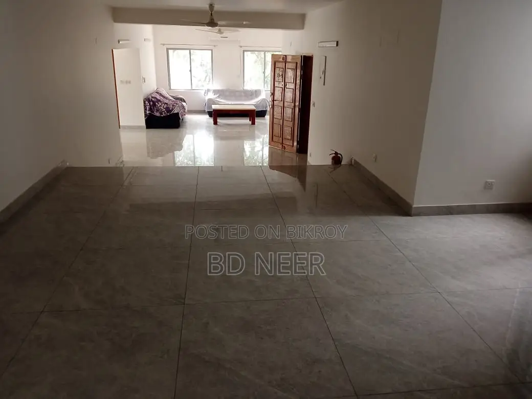 Semi Furnish 4 Bed Room Apt Rent in Gulshan 2 North