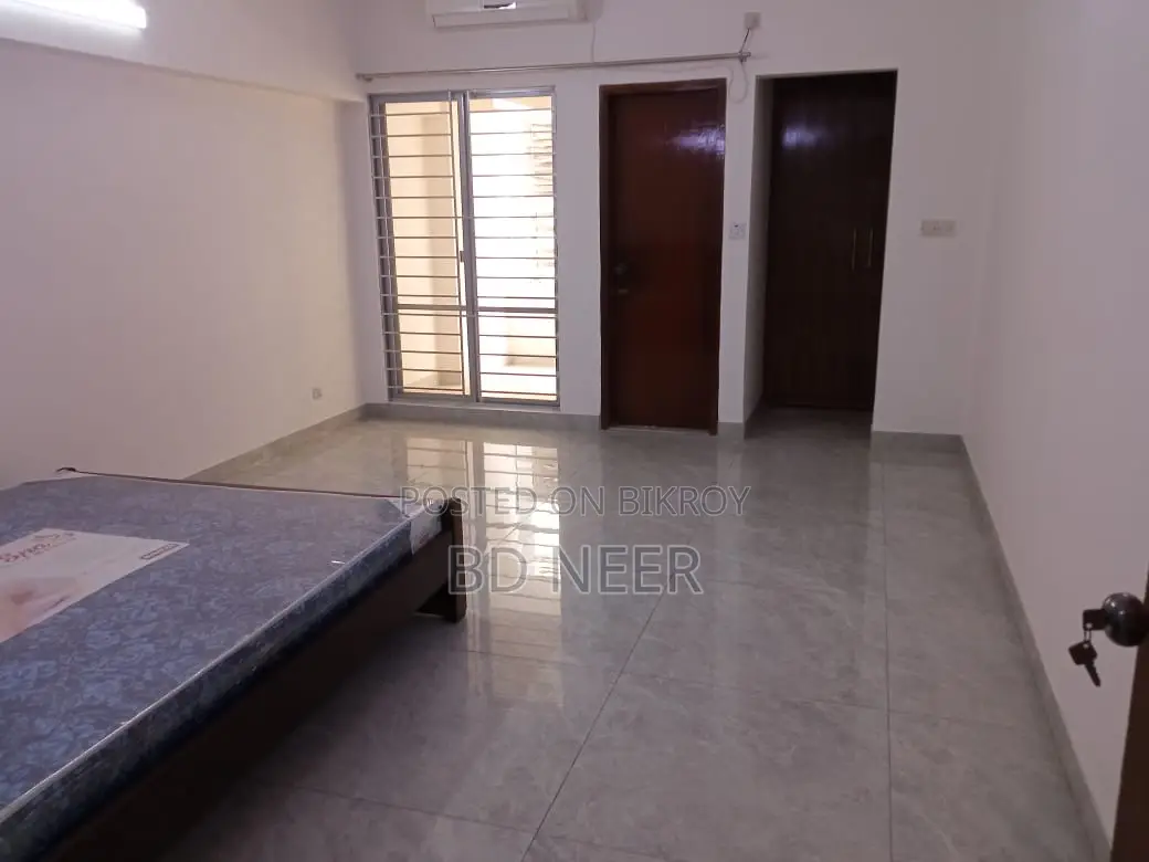 Semi Furnish 4 Bed Room Apt Rent in Gulshan 2 North