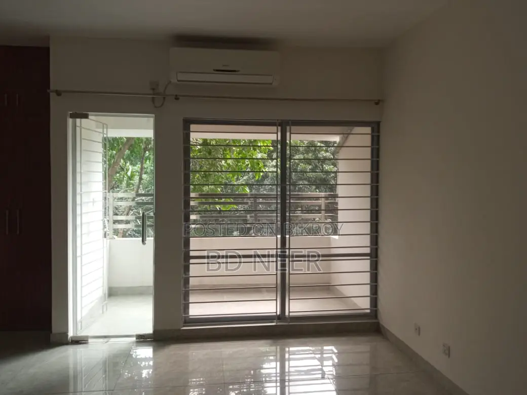Semi Furnish 4 Bed Room Apt Rent in Gulshan 2 North