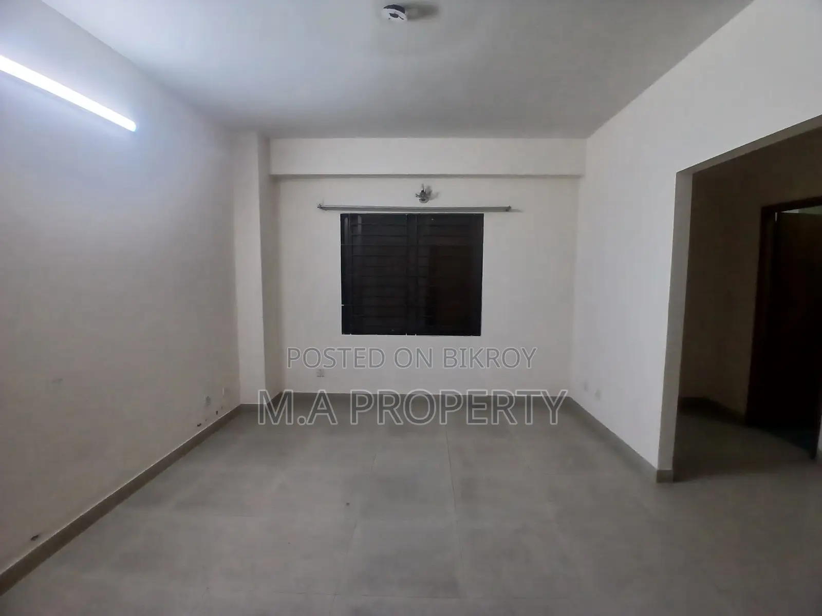 Rent Apartment 2350 sqft 3-Bedroom Gulshan-2