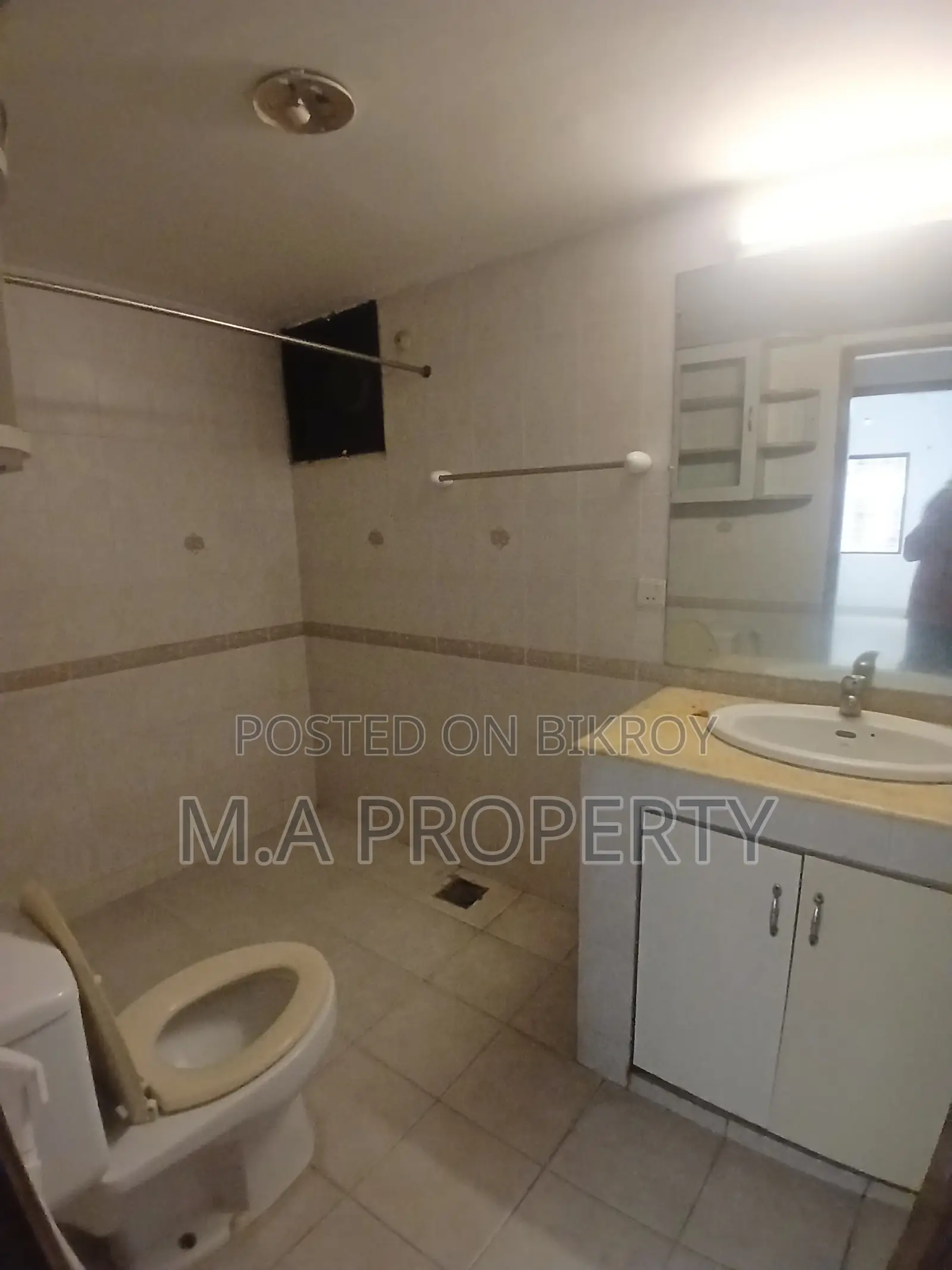 Rent Apartment 2350 sqft 3-Bedroom Gulshan-2