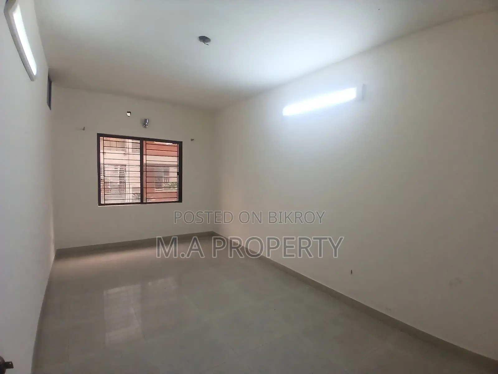 Rent Apartment 2350 sqft 3-Bedroom Gulshan-2
