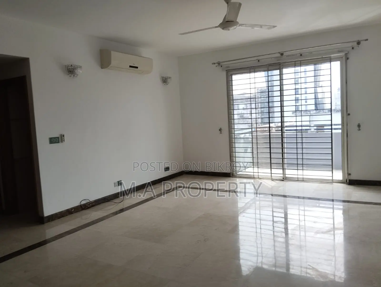 Rent Apt 5-bedroom 7000sqft 2-carpark 7th Floor Gulshan