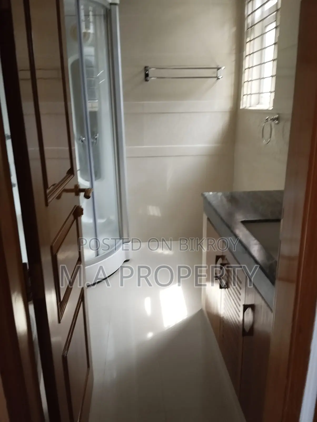 Rent Apt 5-bedroom 7000sqft 2-carpark 7th Floor Gulshan