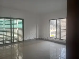গুলশানে ৩৫৫০ বর্গফুটের অফিস স্পেস ভাড়া