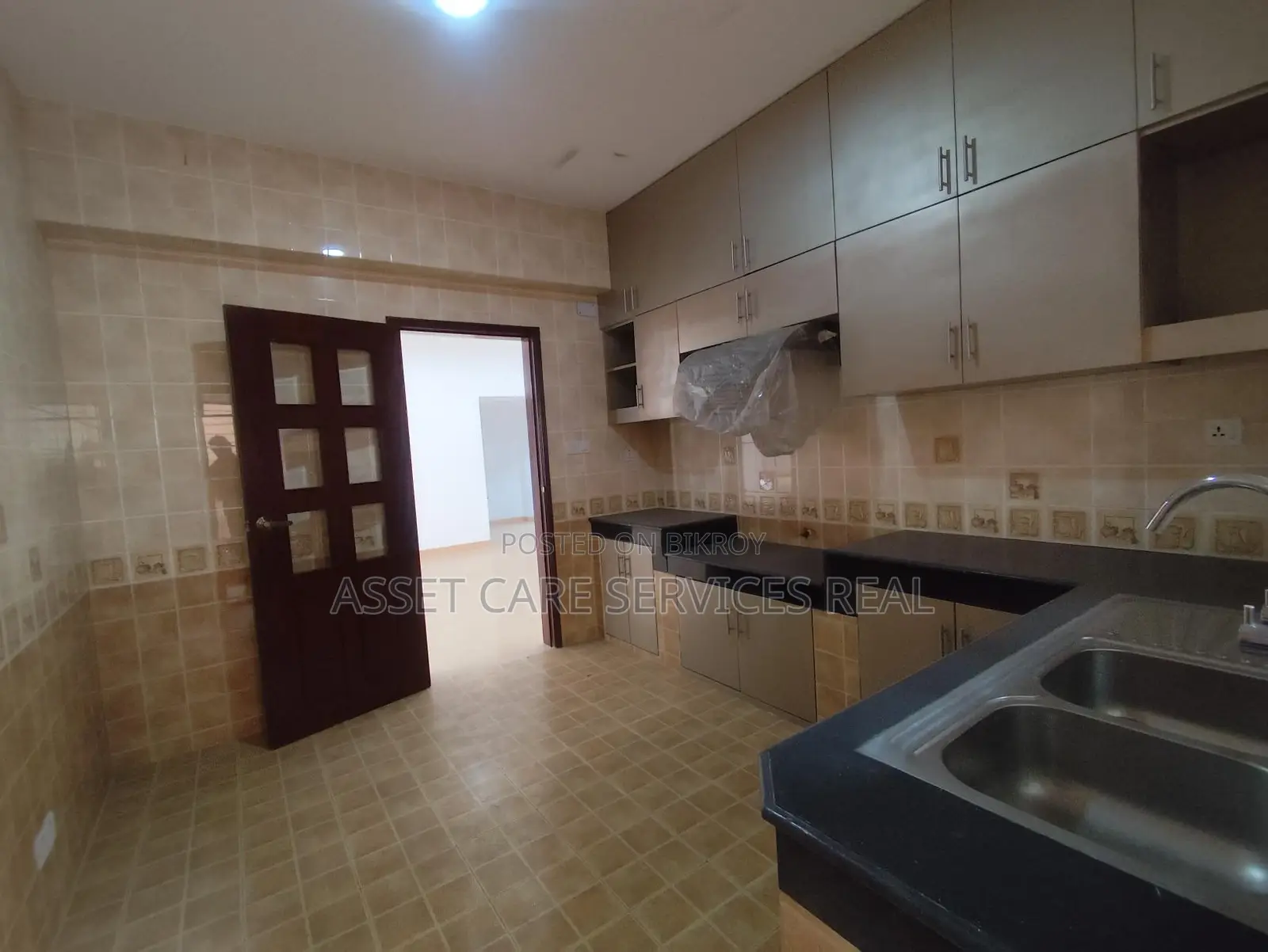 North Gulshan Brand New 4-Bedroom Apartment with Gym & Pool Facilities for Rent