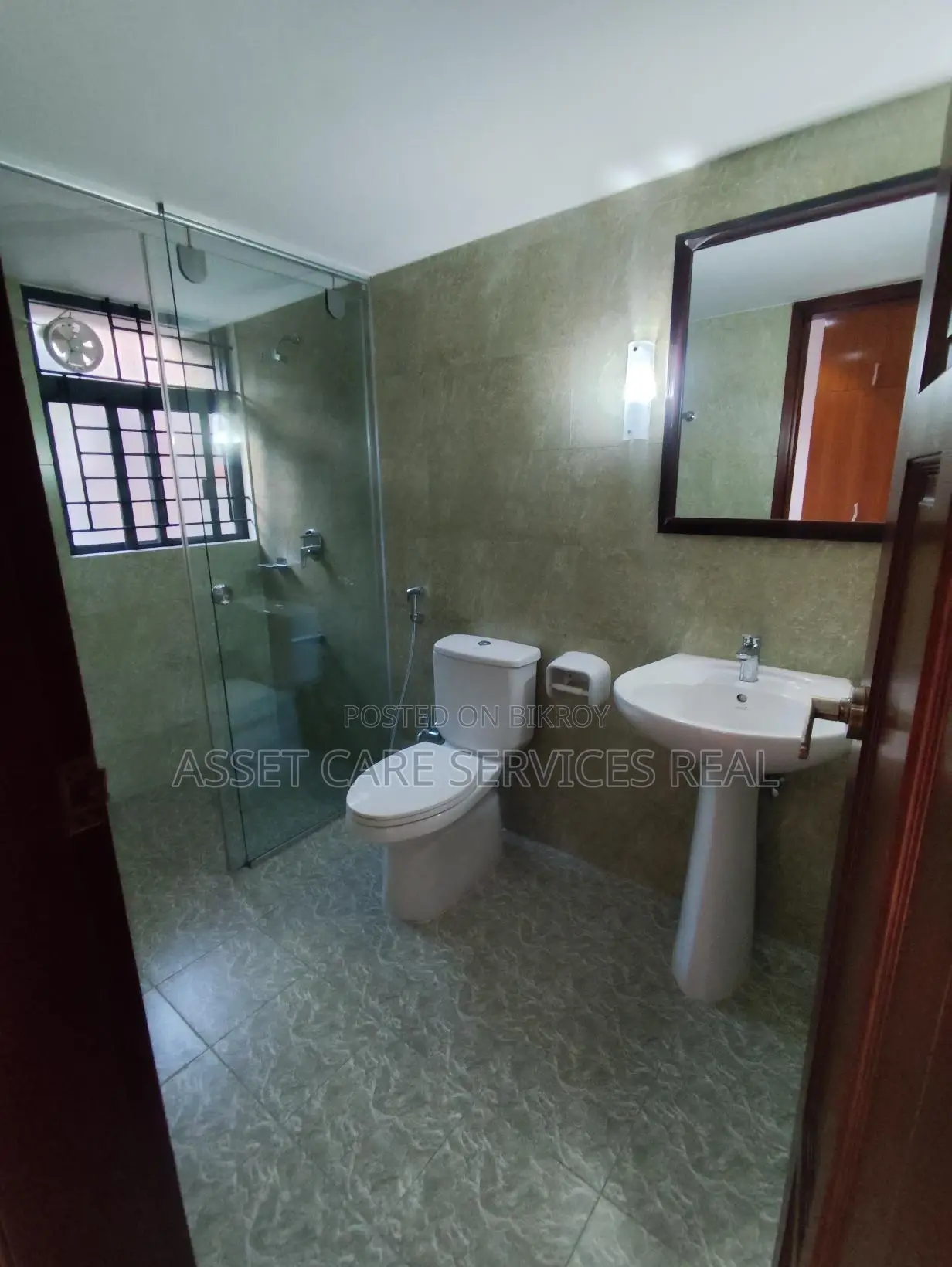 North Gulshan Brand New 4-Bedroom Apartment with Gym & Pool Facilities for Rent