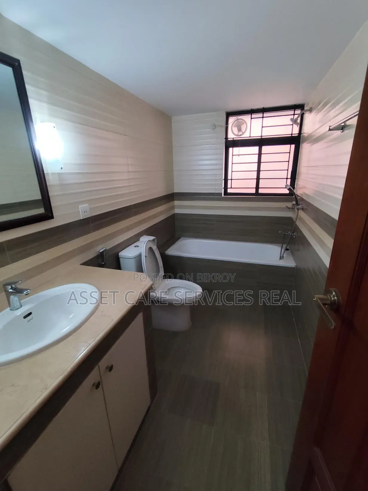 North Gulshan Brand New 4-Bedroom Apartment with Gym & Pool Facilities for Rent