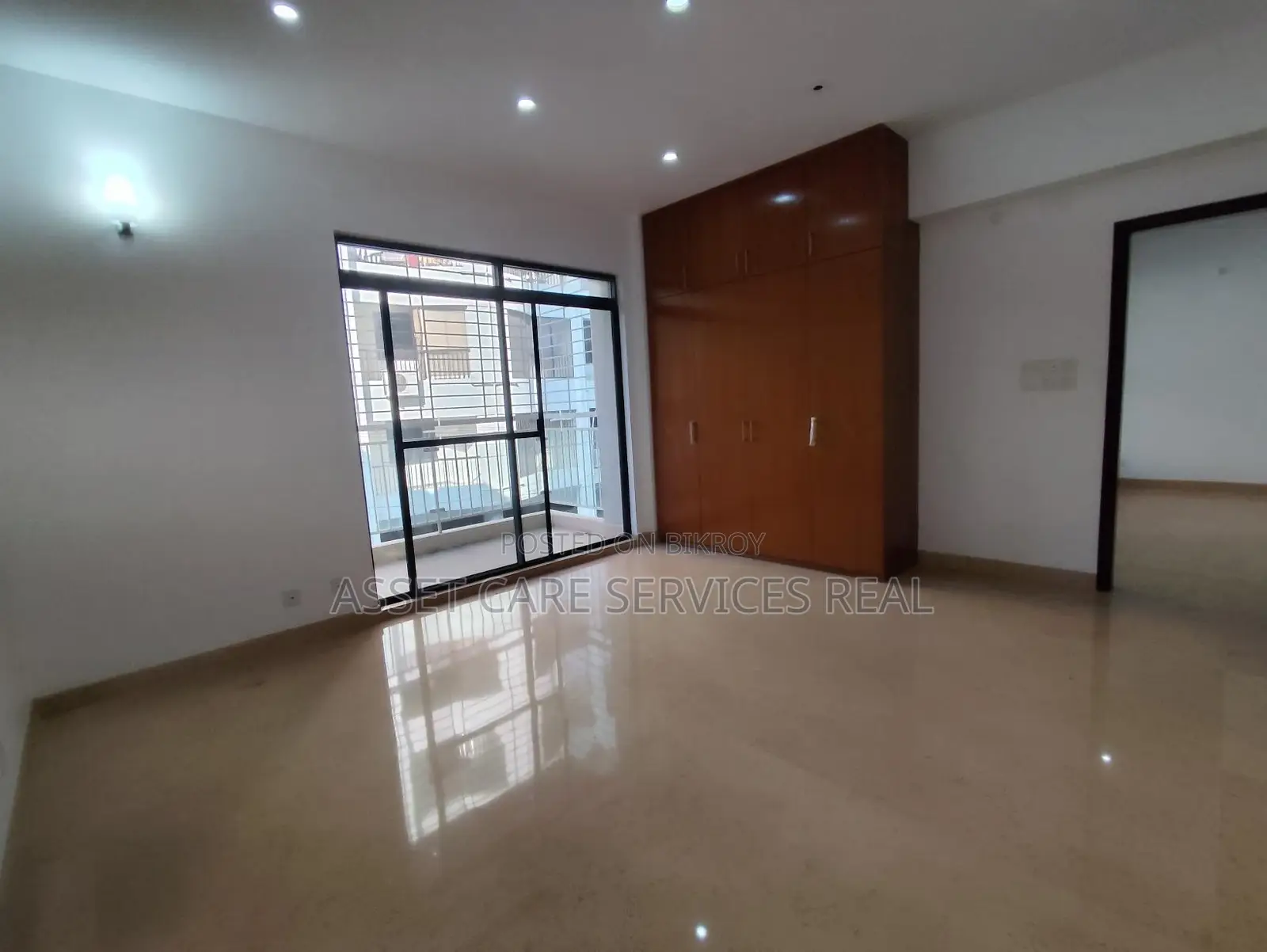 North Gulshan Brand New 4-Bedroom Apartment with Gym & Pool Facilities for Rent