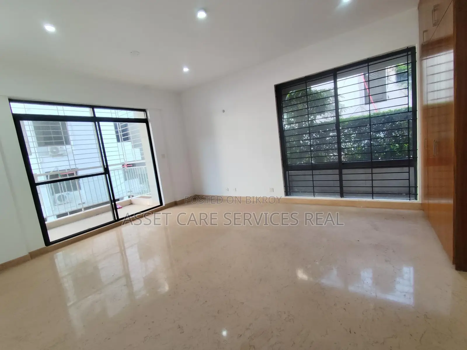 North Gulshan Brand New 4-Bedroom Apartment with Gym & Pool Facilities for Rent