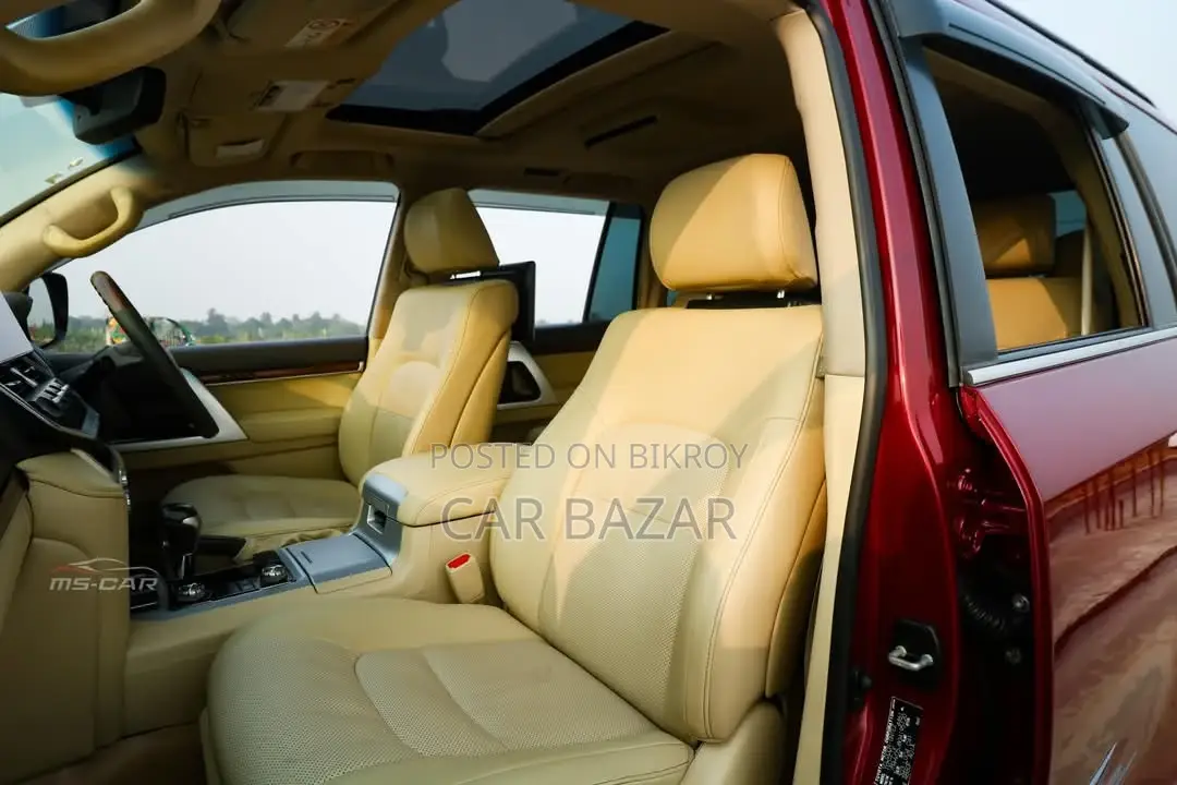 Toyota Land Cruiser V8 EXTREMELY FRESH 2016