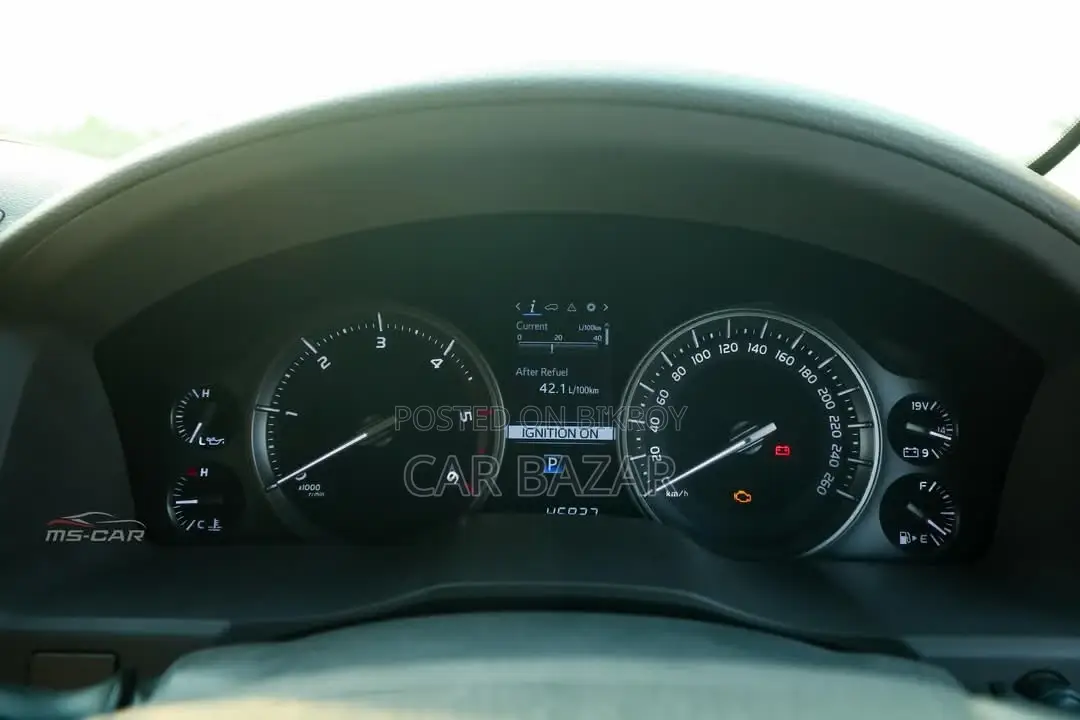 Toyota Land Cruiser V8 EXTREMELY FRESH 2016