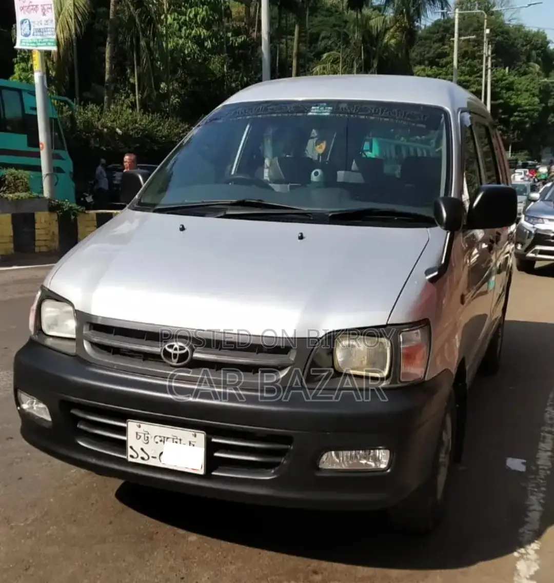 Toyota Noah 2.0 FWD (8 Seater) 2006 Silver