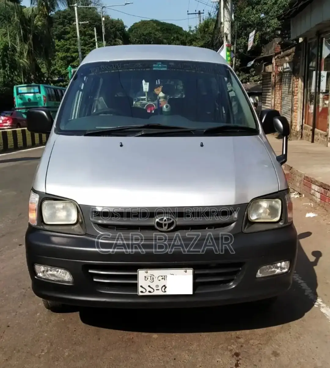 Toyota Noah 2.0 FWD (8 Seater) 2006 Silver