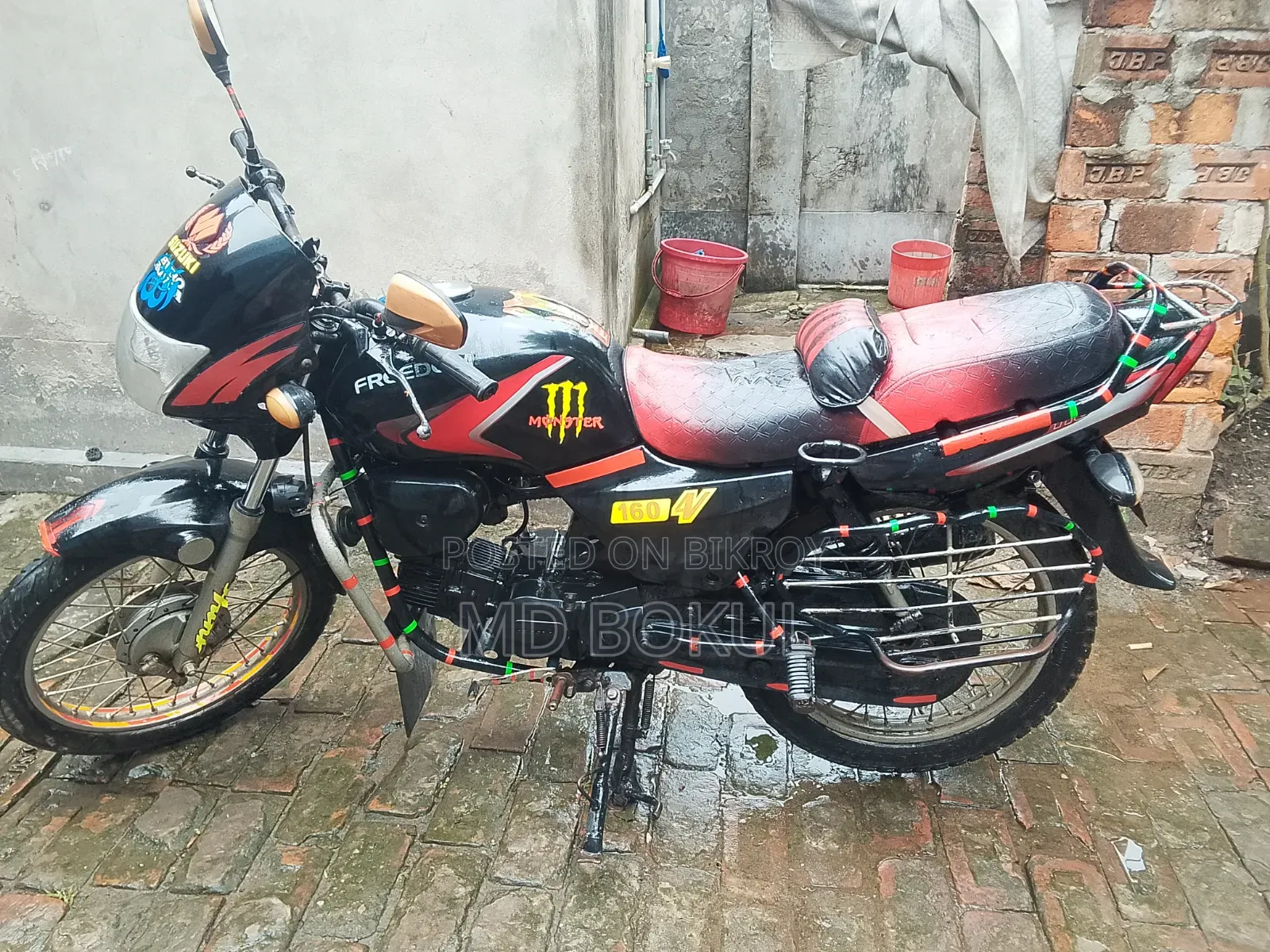 মোটরসাইকেল ২০১৬ লাল