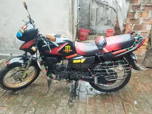 মোটরসাইকেল ২০১৬ লাল