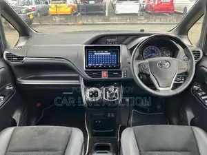 Toyota Esquire hybrid 2021