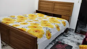 চিটাগাং এর অরিজিনাল সেগুন কাঠ ৭/৮ ফিট । কোনো সমস্যা নেই খাট‌ এ।