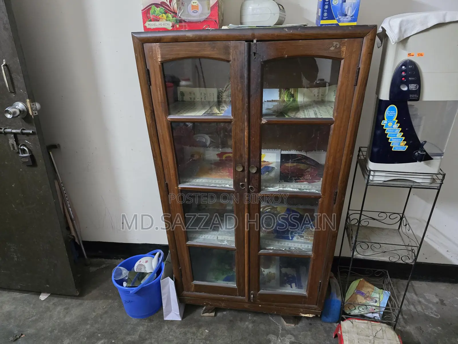 Glass Almirah for Sale. Ready to Use.