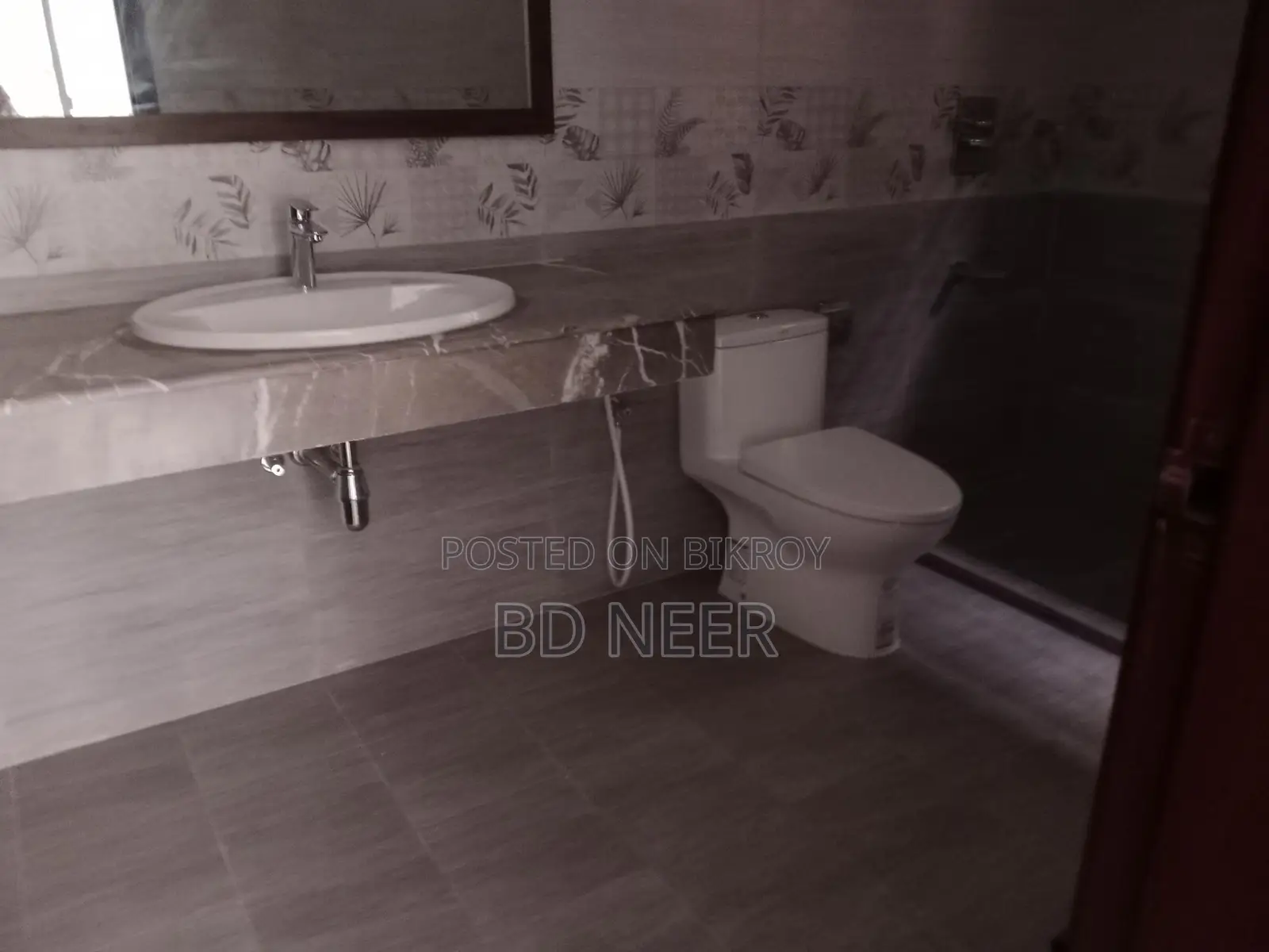 brand new 4 Bed room apt available in banani