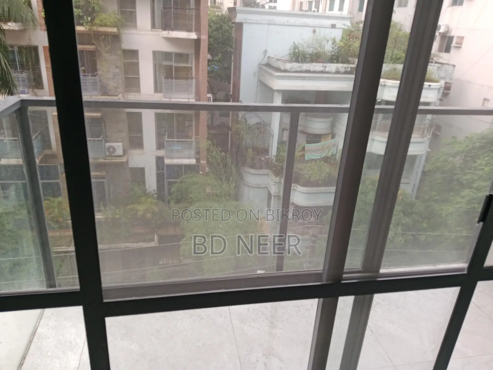 brand new 4 Bed room apt available in banani