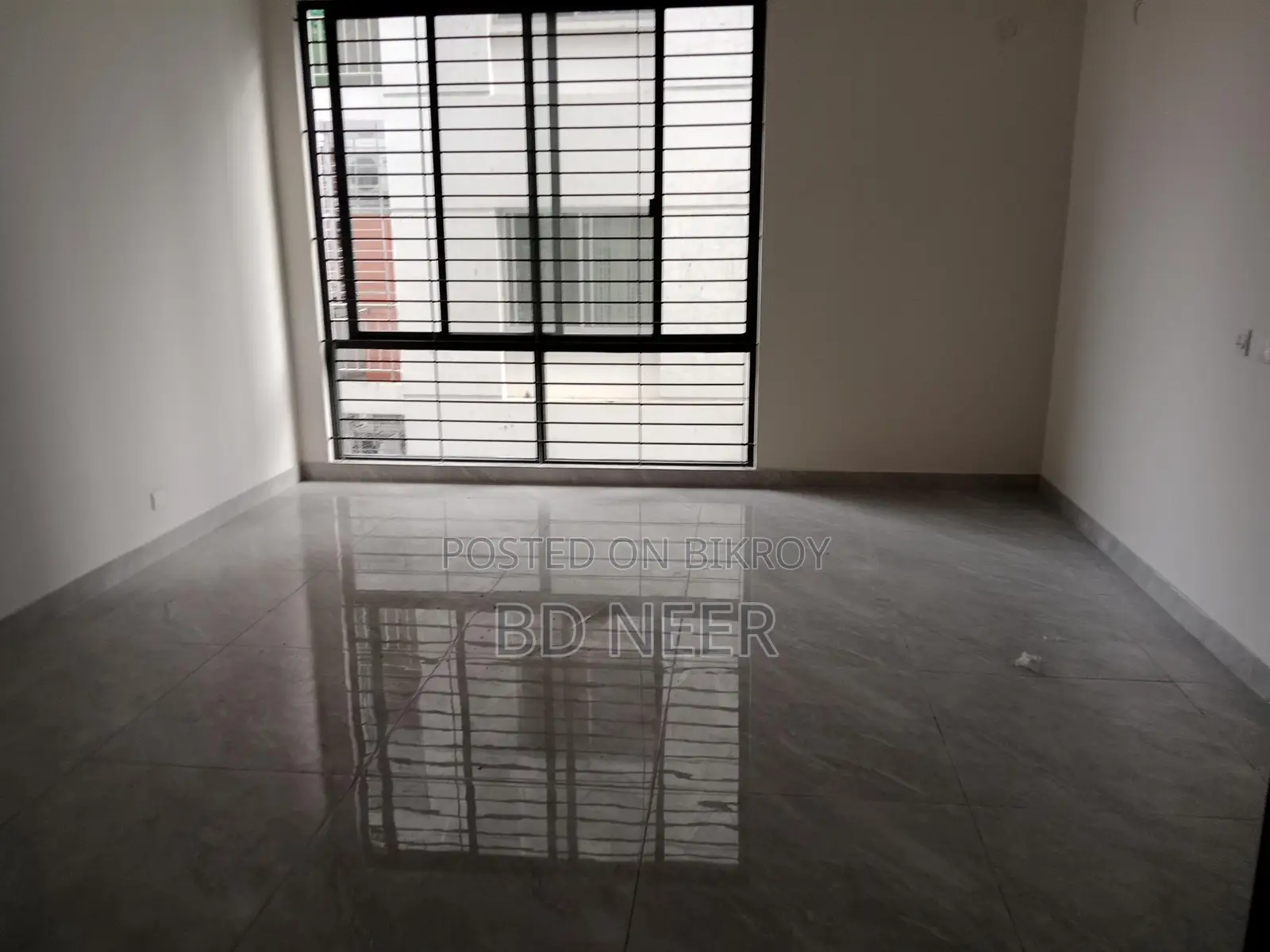 brand new 4 Bed room apt available in banani
