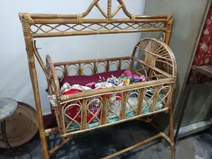 বেতের দোলনা