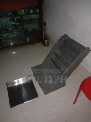 সিগারেটের বাক্স ও পানের ডালা বিক্রি হবে